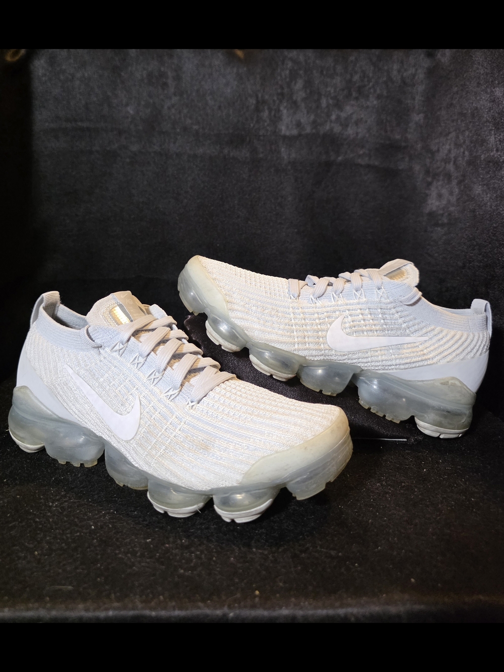 Nike Women’s White Air VaporMax Flyknit Running Shoes Size 8.5